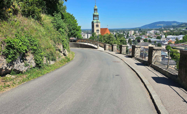 Starflexx Mönchsberg - Sanierte Augustinergasse mit Blick auf Salzburg